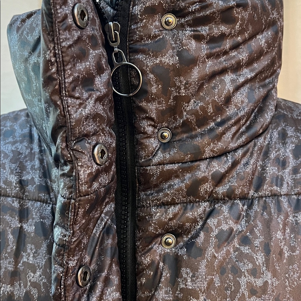 Carre Noir Animal Print Puffer Vest - Picture 3 of 6